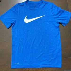 Boys L Nike Tee